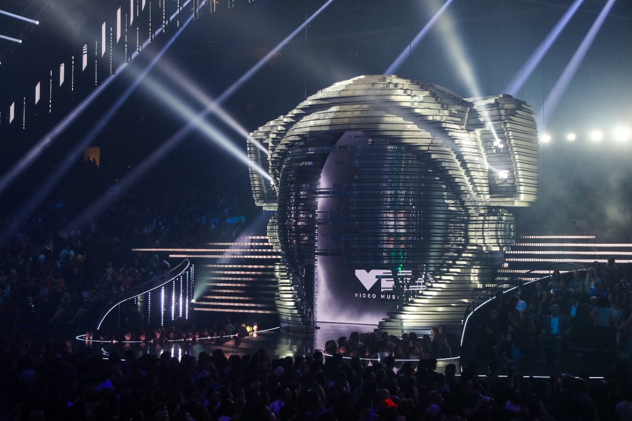 VMA 2023 — arena composition and beams