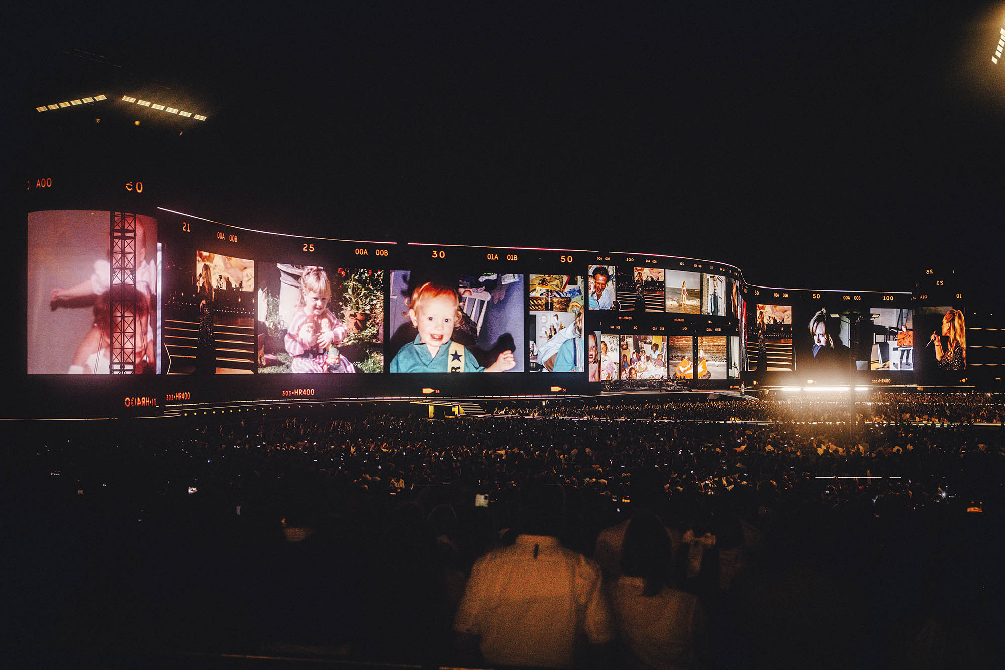 Adele Munich — screen content and full arena