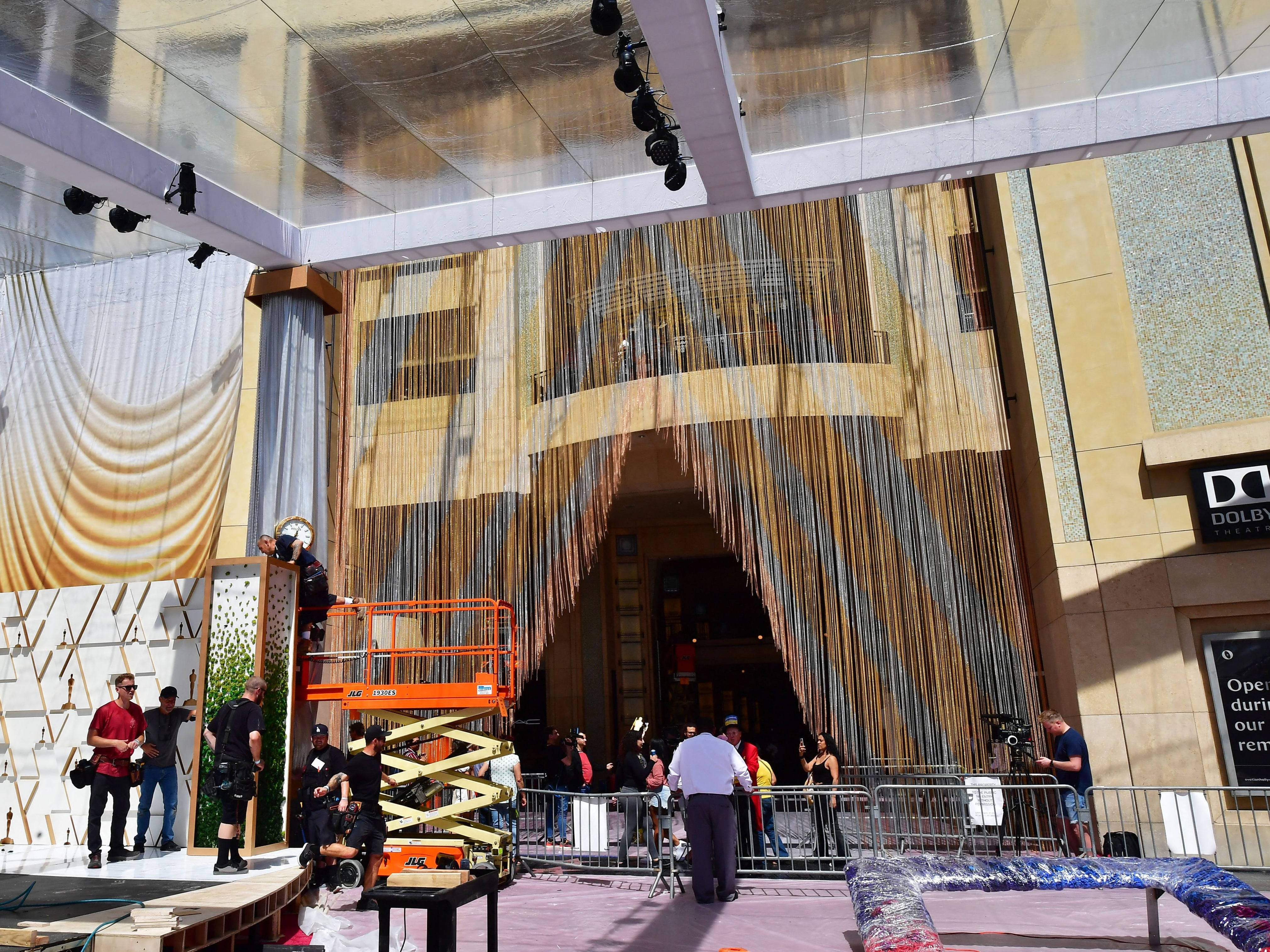 Oscars 2022 — full stage build with lifts